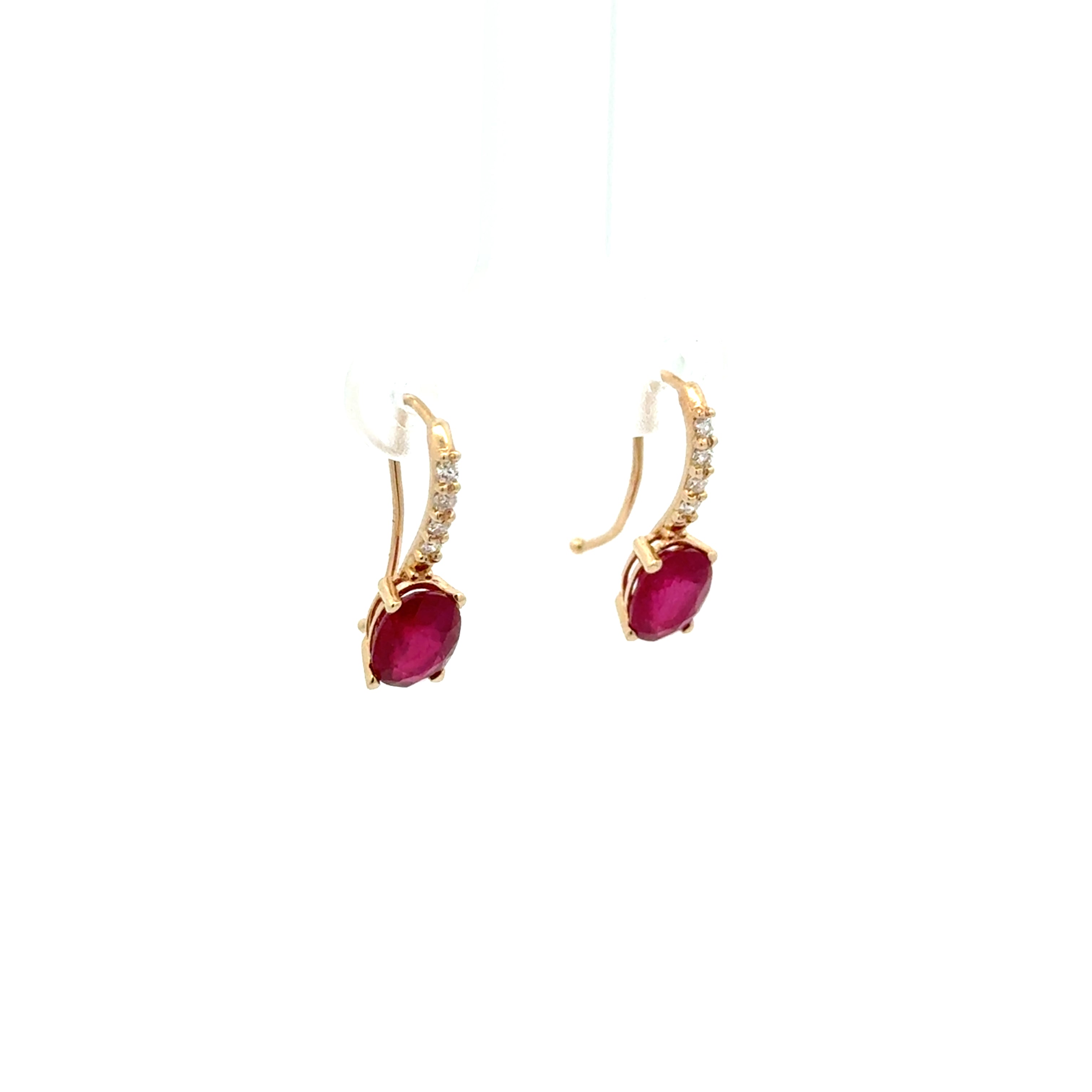 Aretes Colgantes Rubies Ovalados con Diamantes