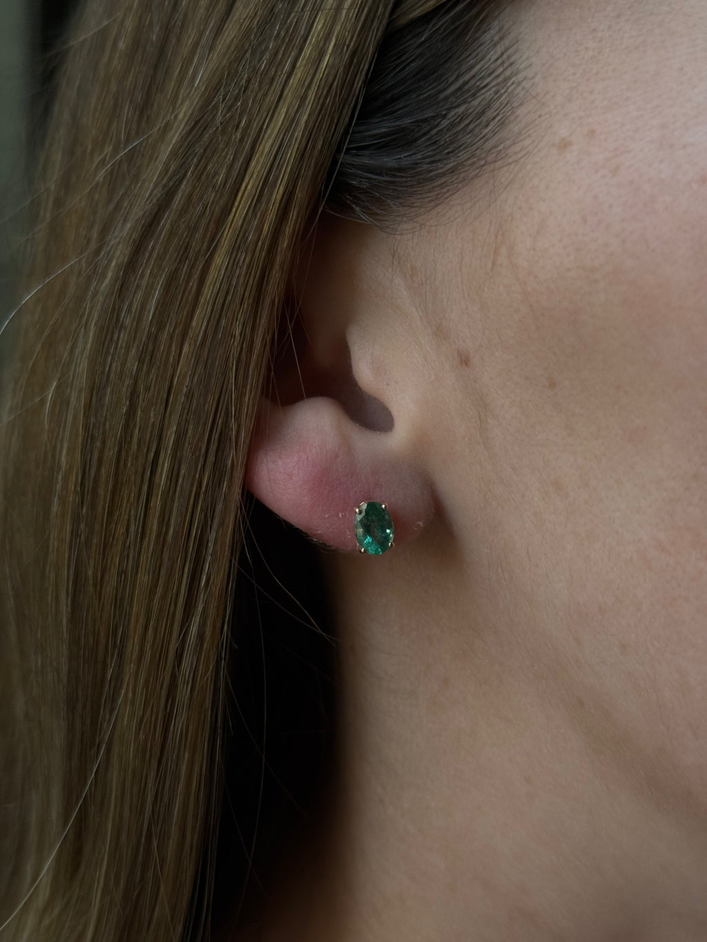 Aretes Esmeralda Óvalada