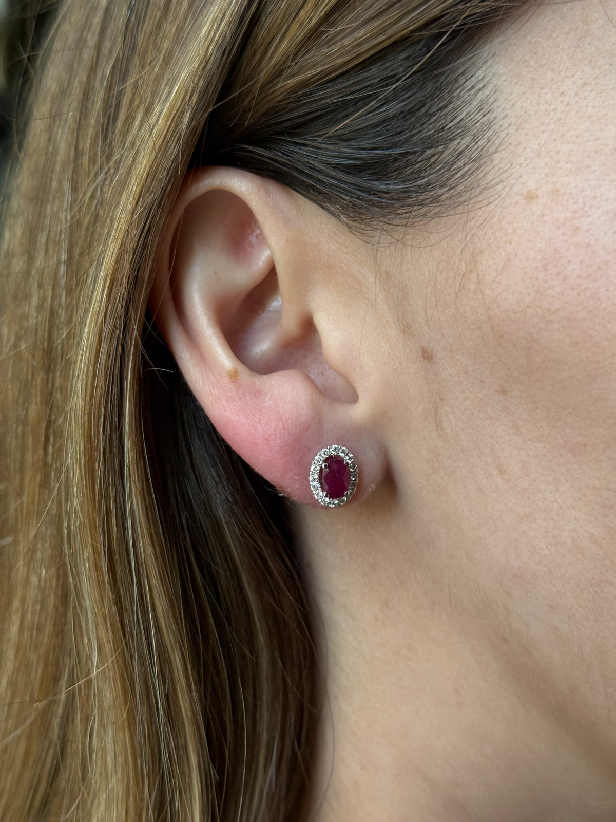 Aretes Rubí con Halo Diamantes Desmontable
