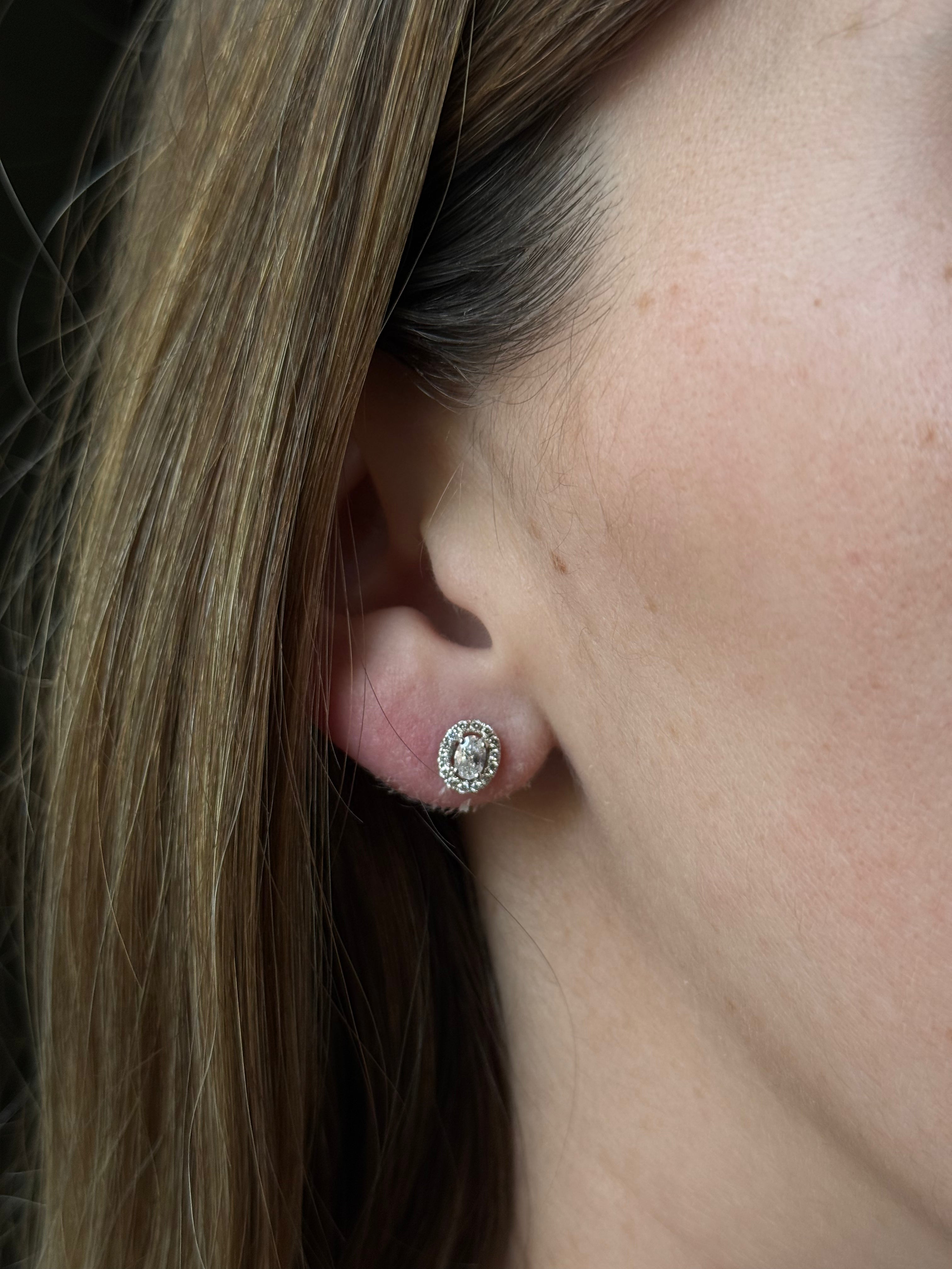 Aretes Diamante Ovalado con Halo Diamantes