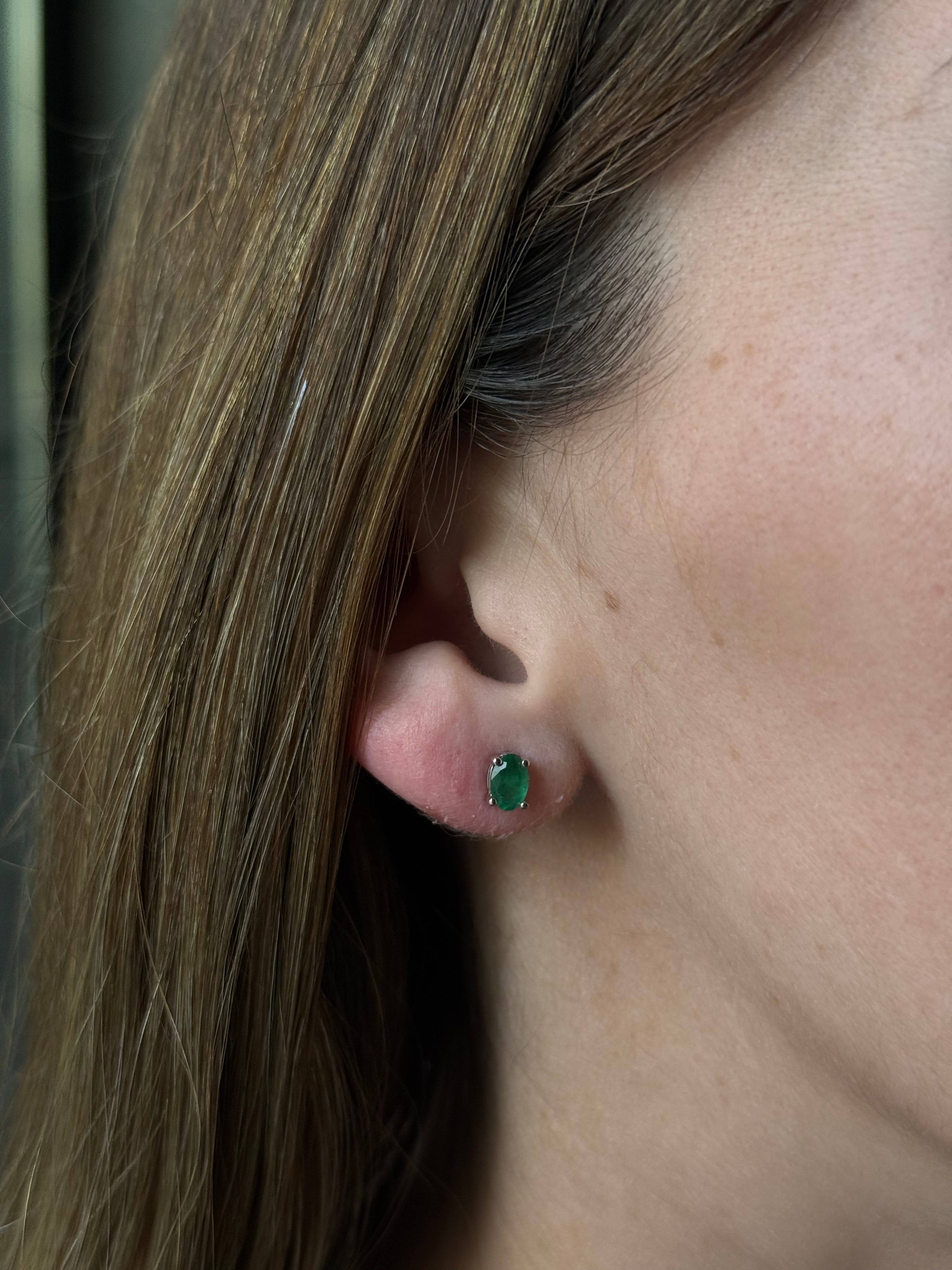 Aretes Esmeraldas Ovaladas con Halo Diamantes Desmontable