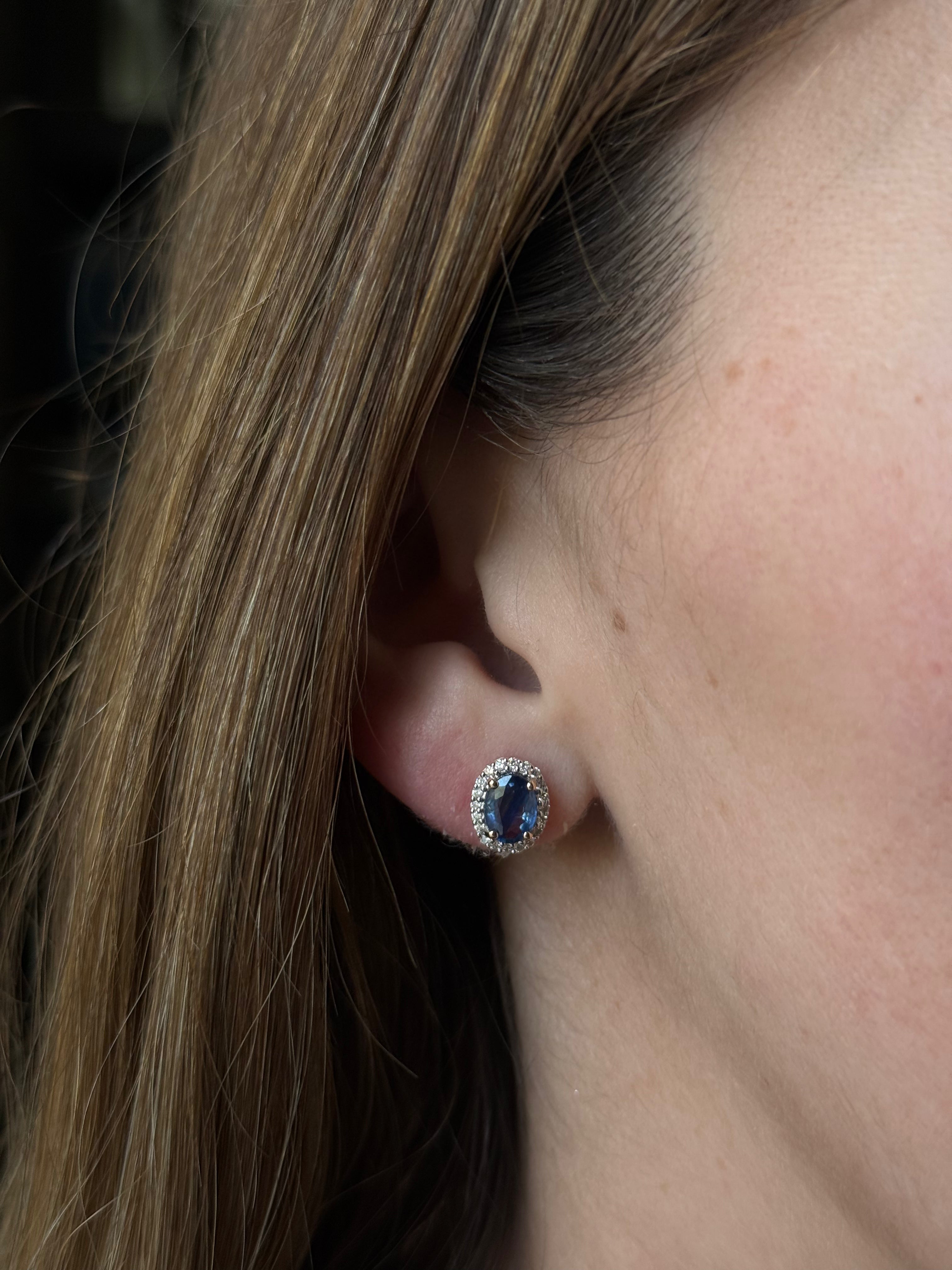 Aretes Zafiro con Halo Diamantes