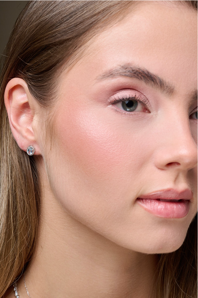 Aretes Aguamarina Ovalada con Halo de Diamantes