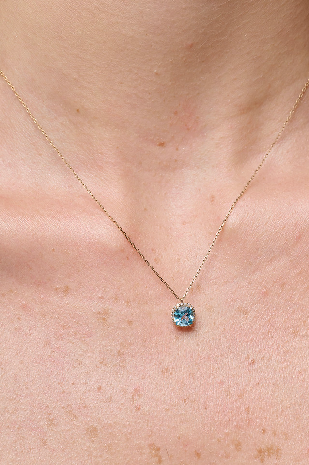 Collar Topacio Azul con Diamantes
