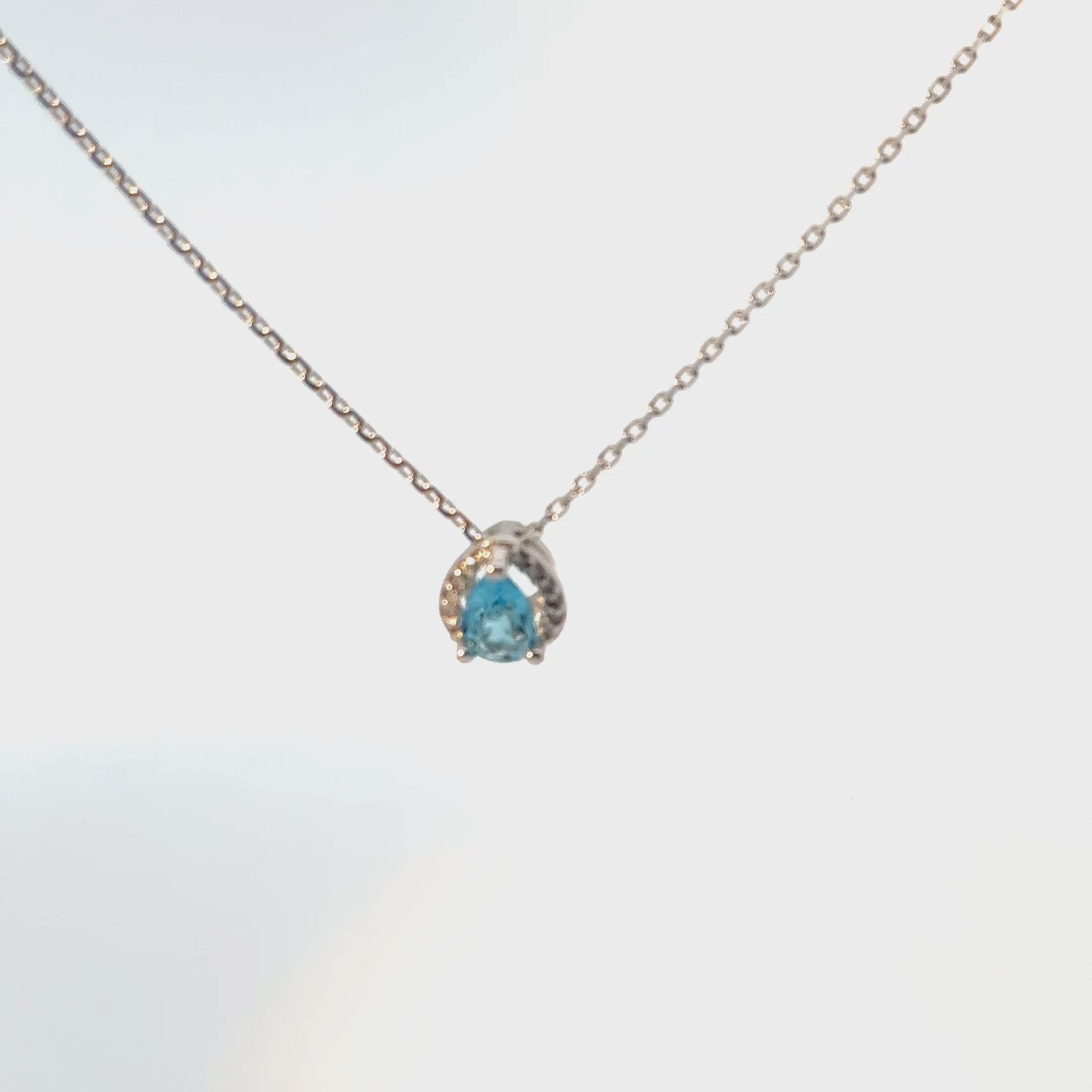 Dije Topacio con Halo Diamantes Oro Blanco