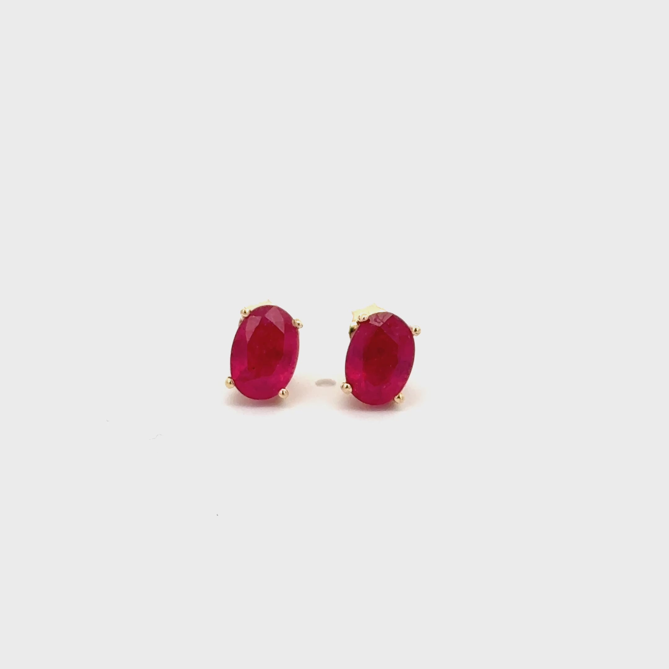Aretes Rubíes Ovalados