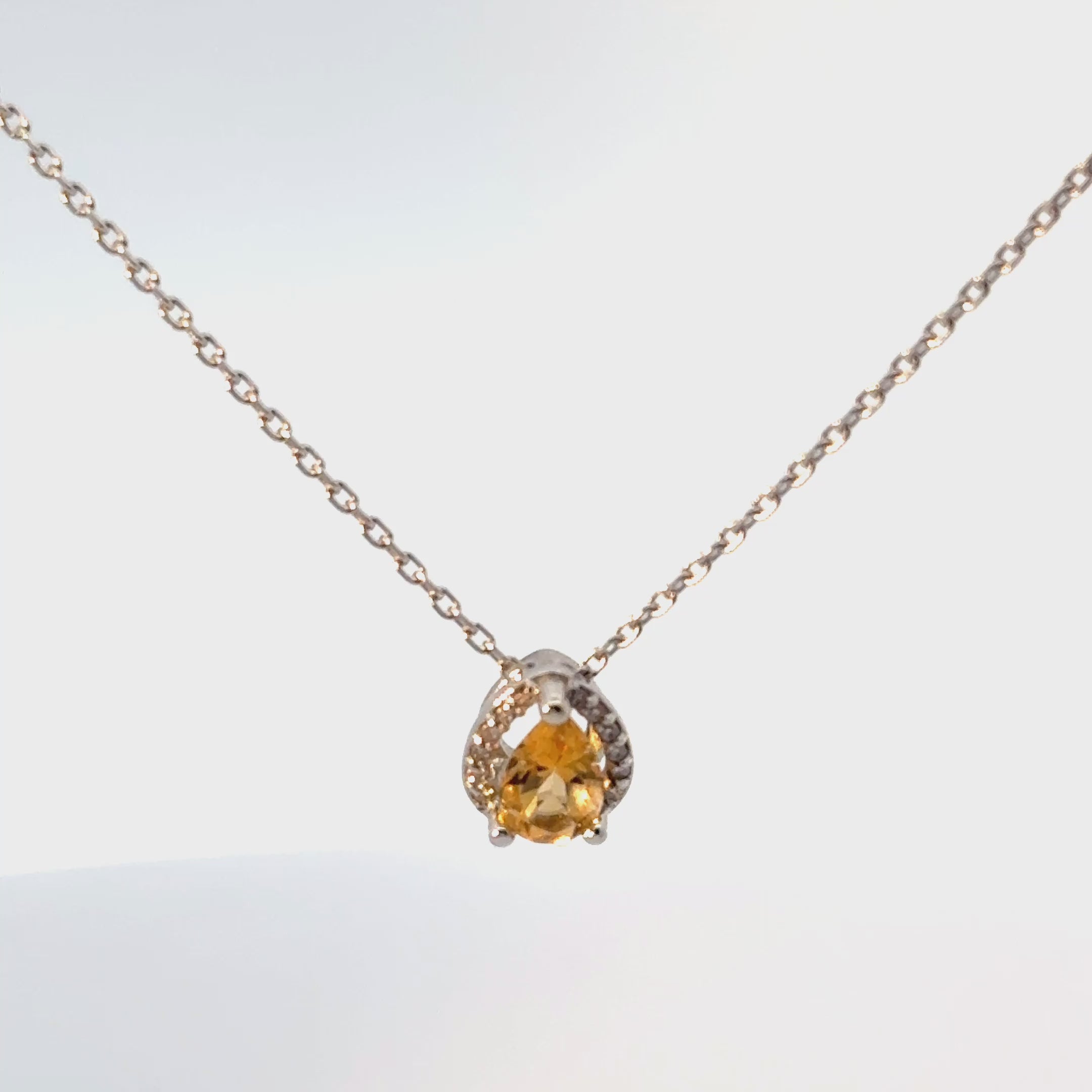 Dije Citrina con Halo Diamantes Oro Blanco